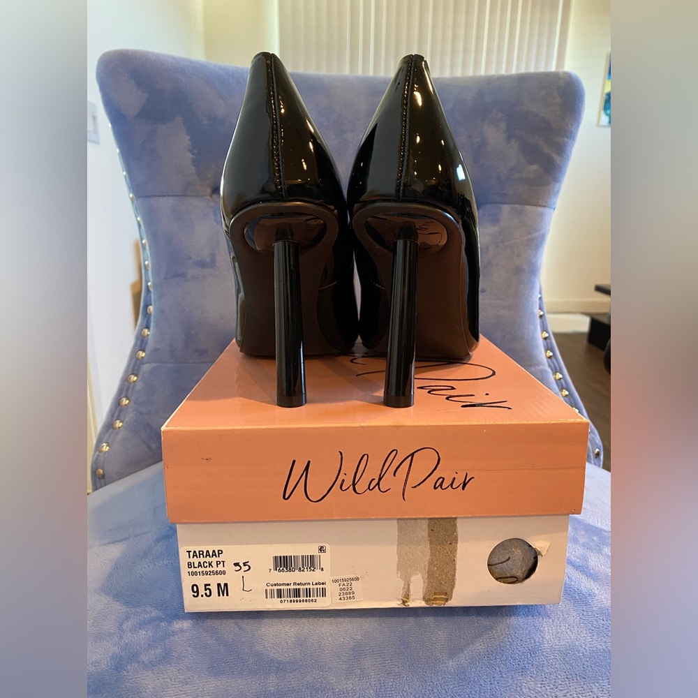 Wild Pair Pointed Patent Pump - Picture 3 of 5